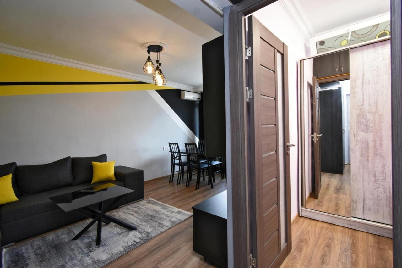 Positive Apartment In Center Of Yerevan City المظهر الخارجي الصورة