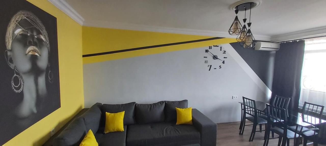 Positive Apartment In Center Of Yerevan City المظهر الخارجي الصورة